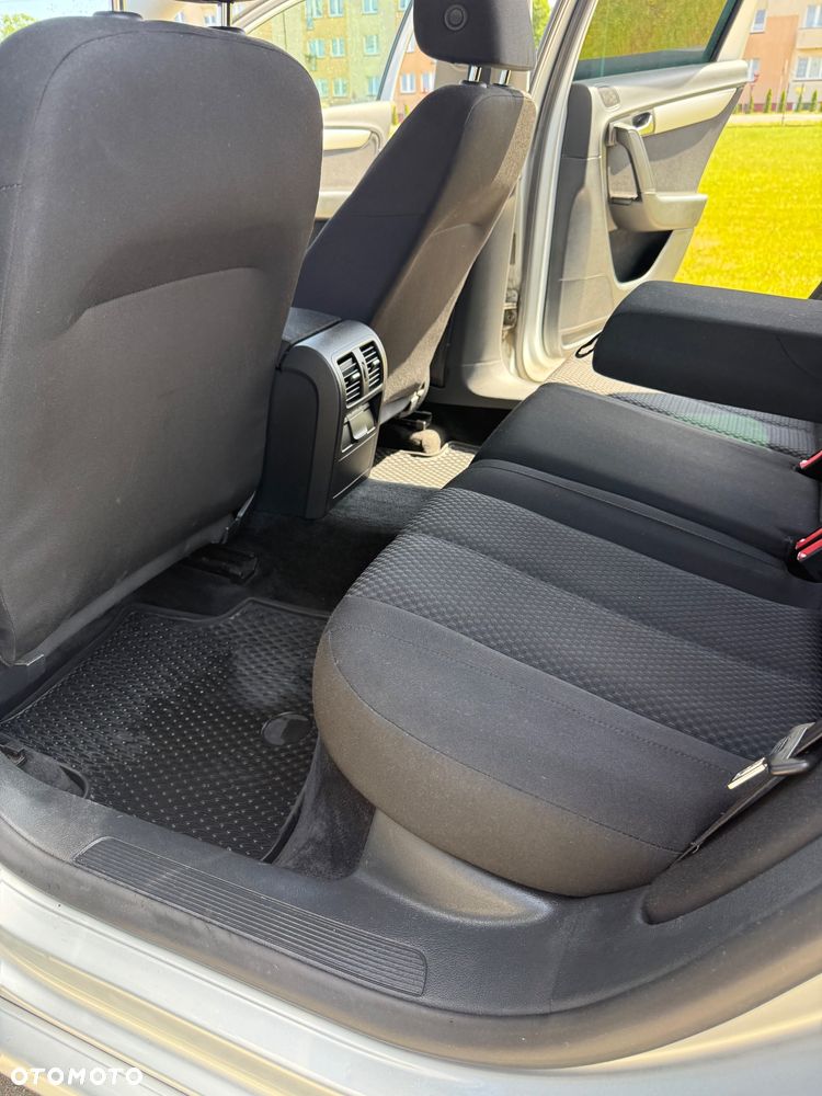 Volkswagen Passat 1.6 TDI Comfortline - 14