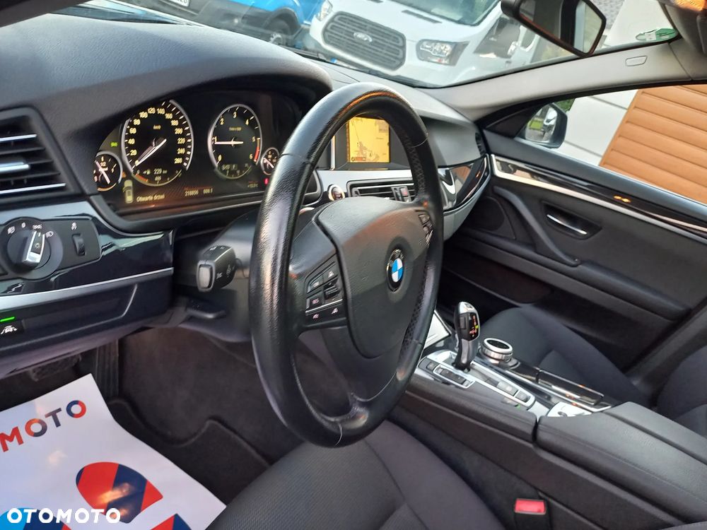 BMW Seria 5 520d - 26