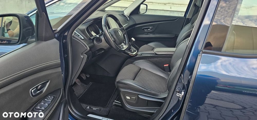 Renault Grand Scenic - 8