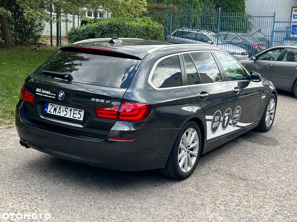 BMW Seria 5 525d Sport-Aut Luxury Line - 4