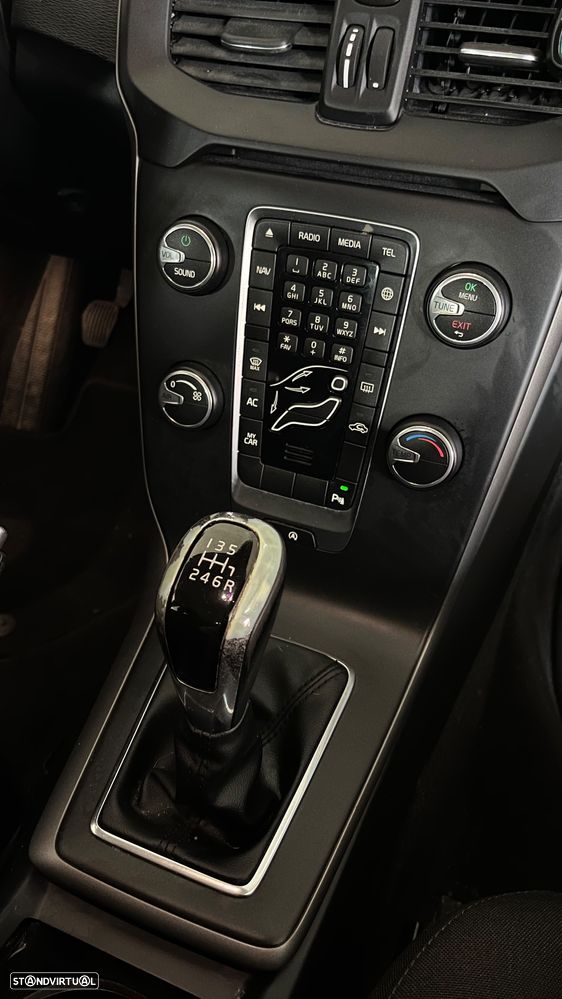 Volvo V40 D2 - 10