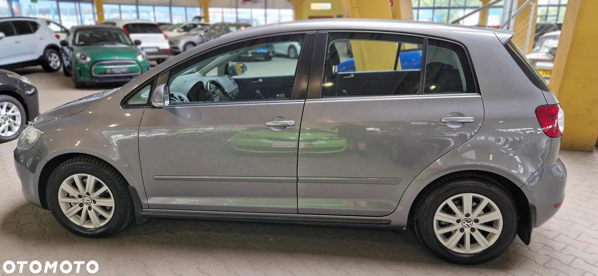 Volkswagen Golf Plus 1.6 TDI Comfortline - 6