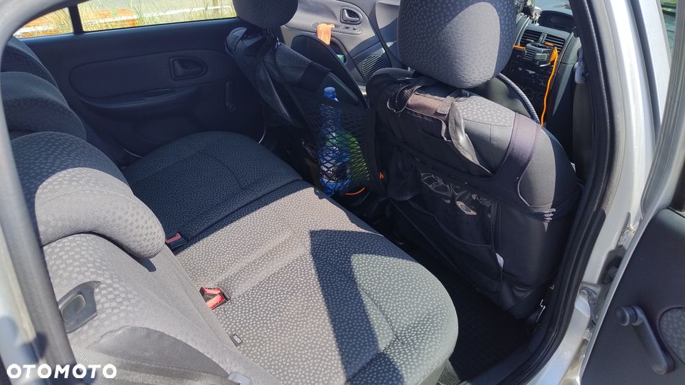 Renault Clio - 11