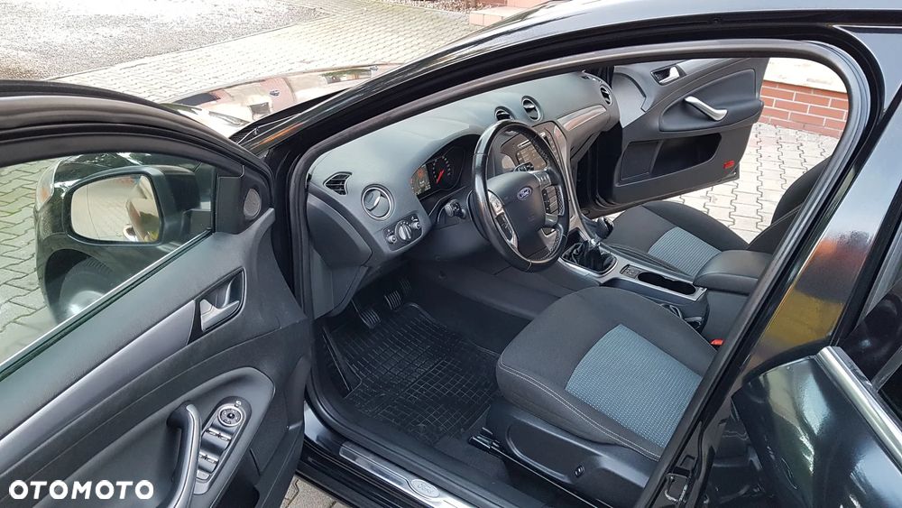 Ford Mondeo 2.0 TDCi Titanium - 24