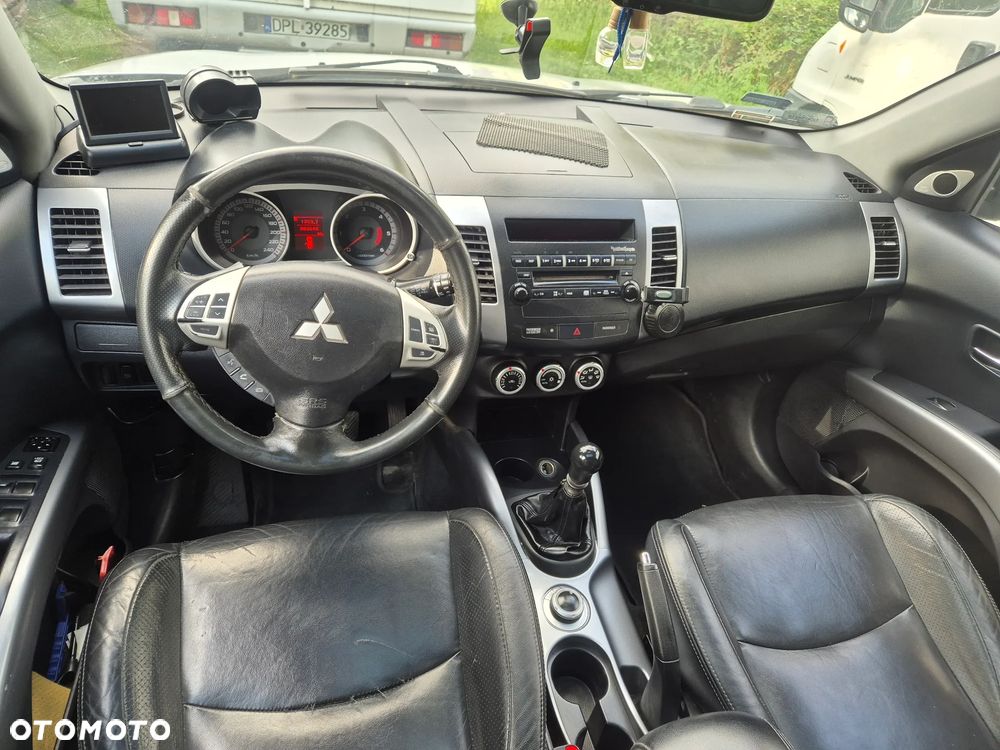 Mitsubishi Outlander 2.0 DID Instyle - 12