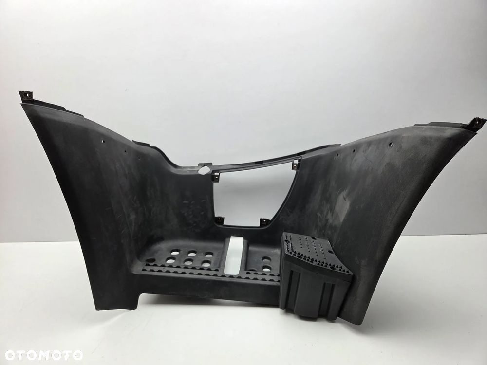 STOPIEN LEWY PODEST PODSTOPIEN  TGB BLADE 425 - 1