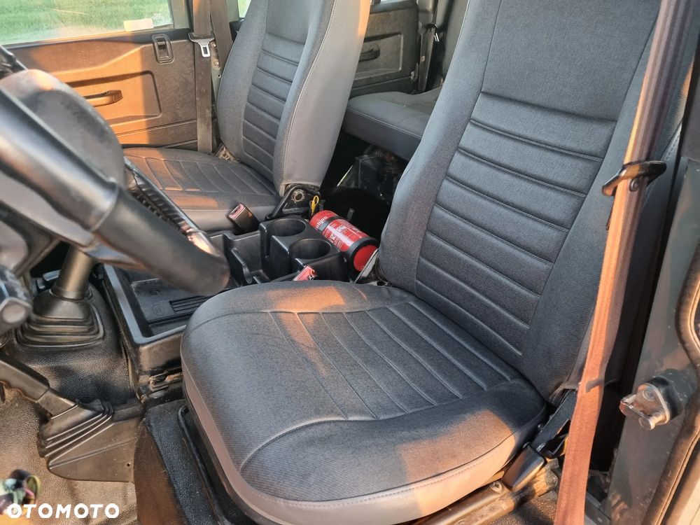 Land Rover Defender 2.2 TD4 SE - 9