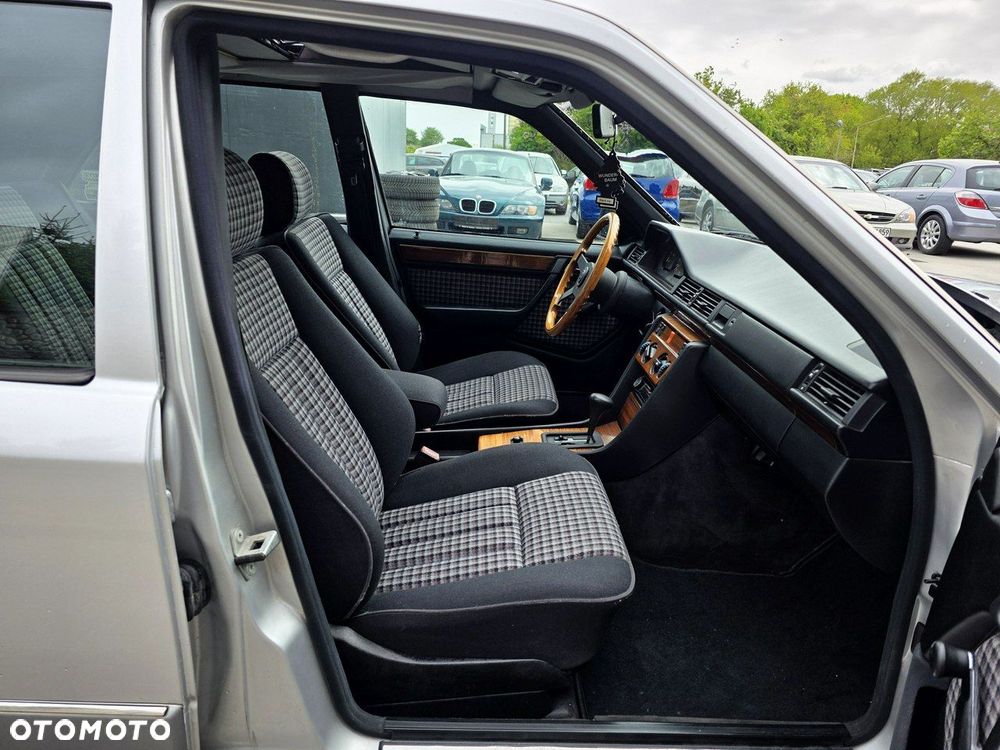Mercedes-Benz W124 (1984-1993) - 20