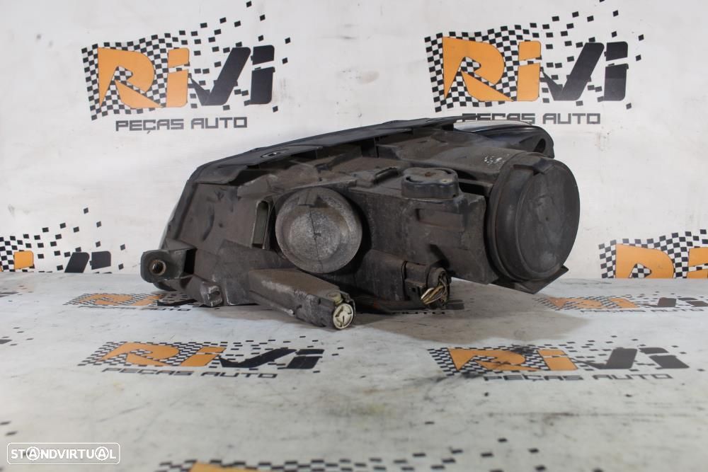 Ótica / Farol Direito Volkswagen Passat (3C2)  3C0941006ad / 89316420 - 4