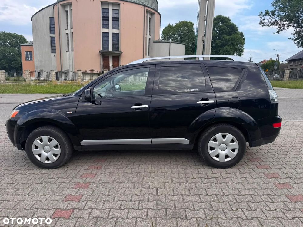 Mitsubishi Outlander - 3