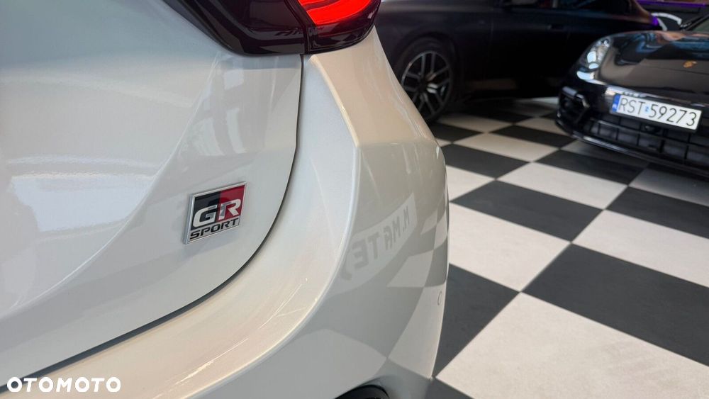 Toyota Yaris - 10