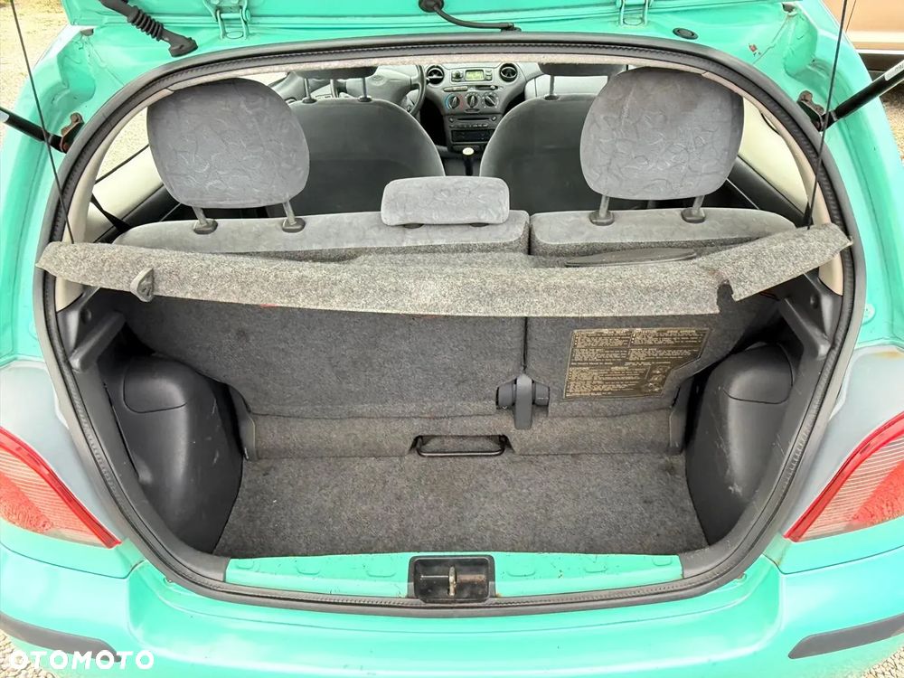 Toyota Yaris 1.0 Base - 24