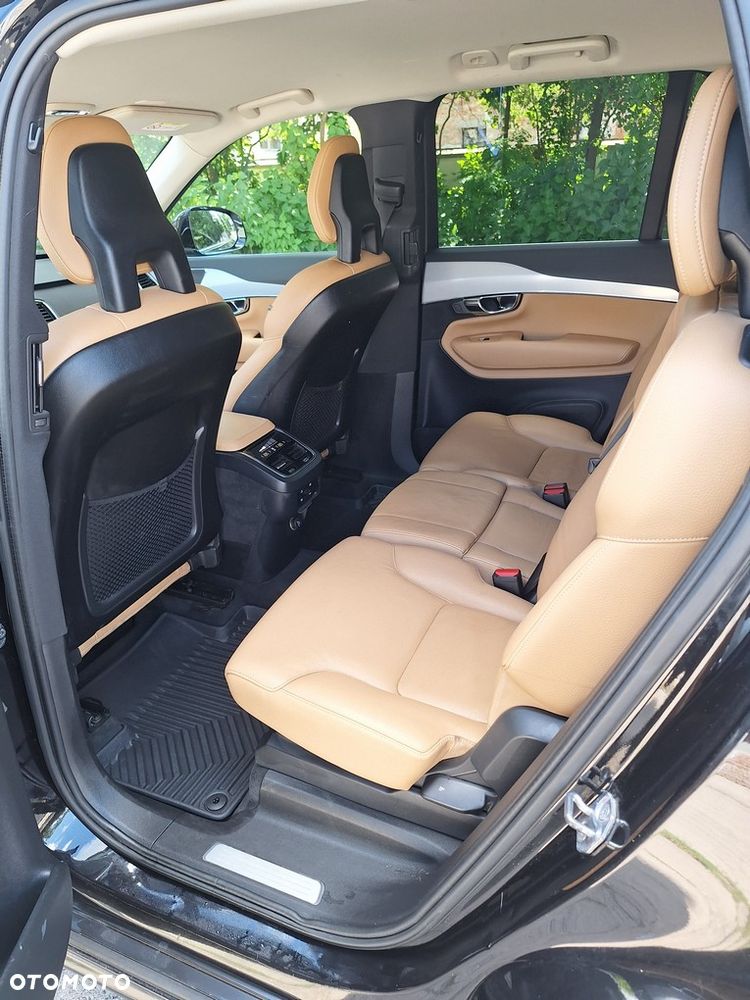 Volvo XC 90 D5 AWD Momentum 7os - 26