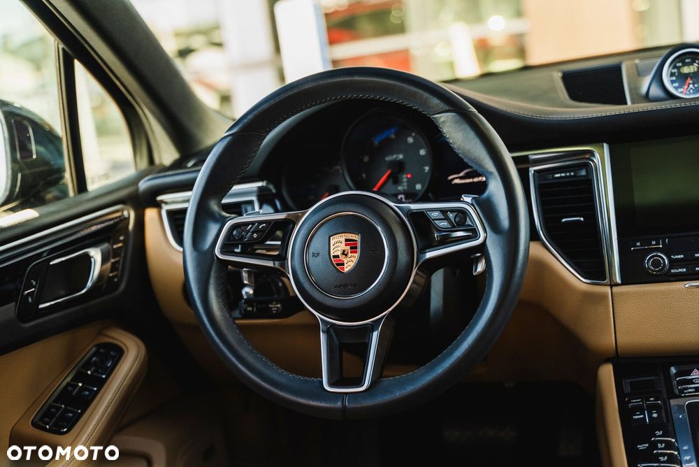 Porsche Macan GTS PDK - 38