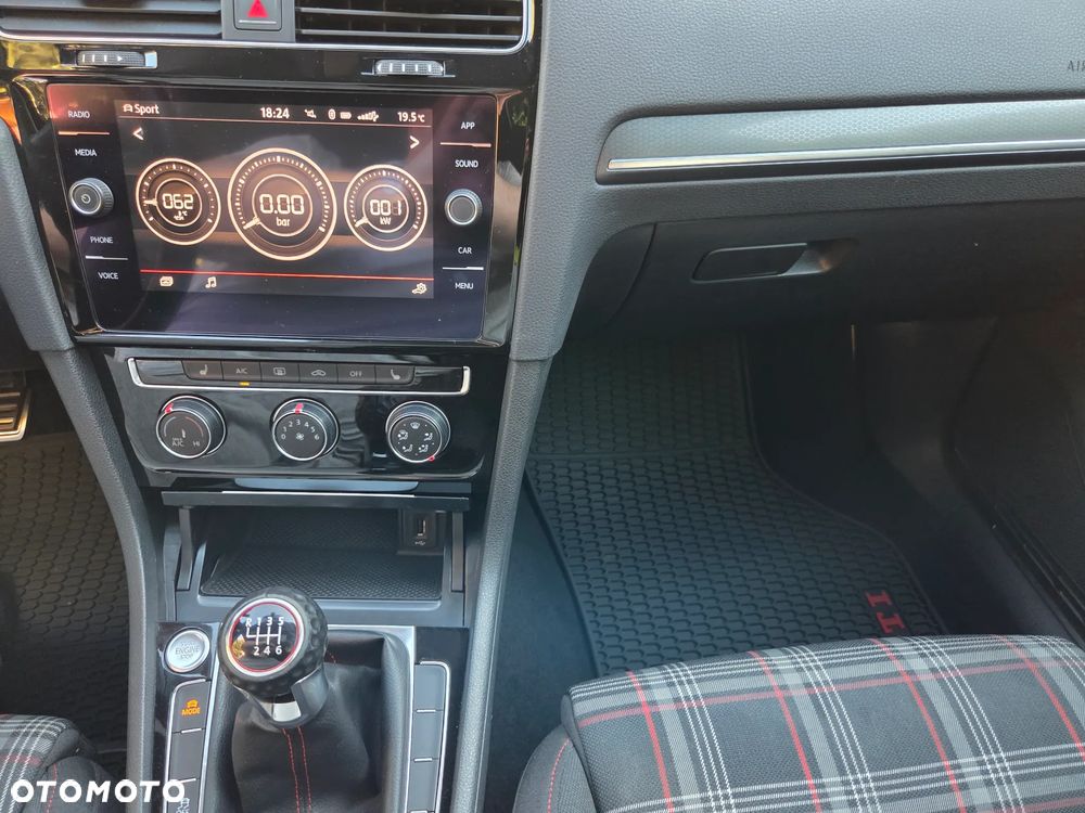 Volkswagen Golf 2.0 TSI BMT GTI - 28