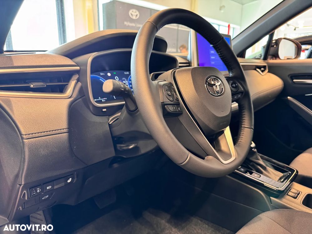Toyota Corolla Cross - 13