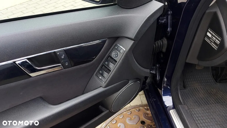 Mercedes-Benz Klasa C 220 CDI Elegance - 26