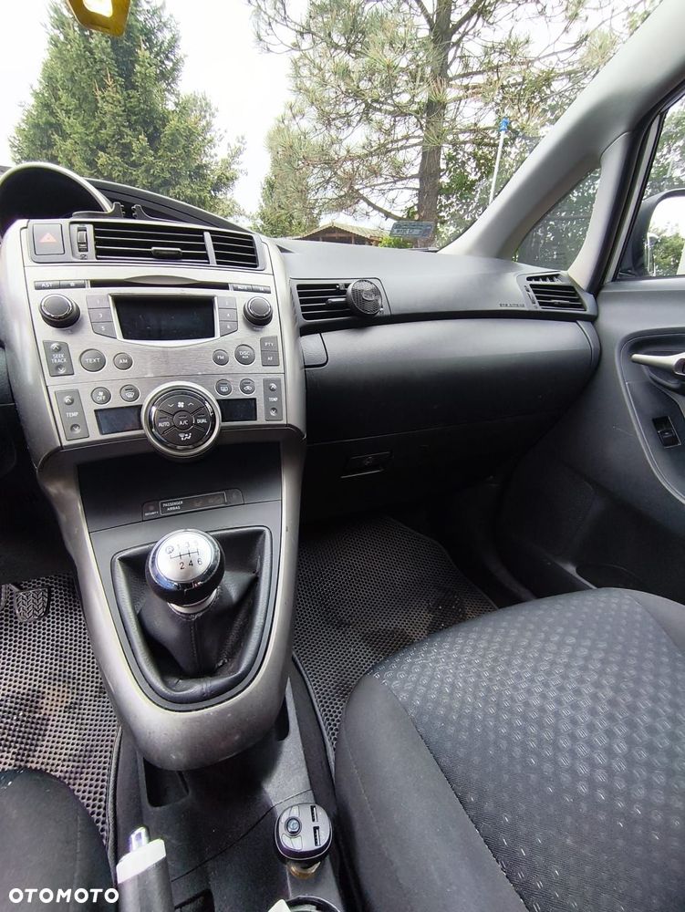 Toyota Verso 2.0 D-4D 2010 7os - 9