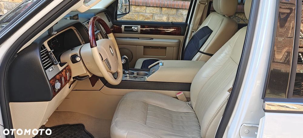 Lincoln Navigator 5.4 4WD - 26