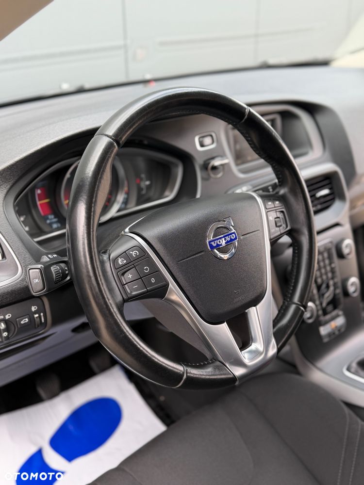 Volvo V40 T3 Momentum - 35