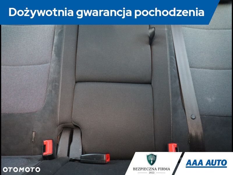 Volkswagen Golf Plus - 11