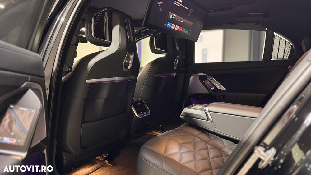 BMW Seria 7 740d xDrive MHEV - 12