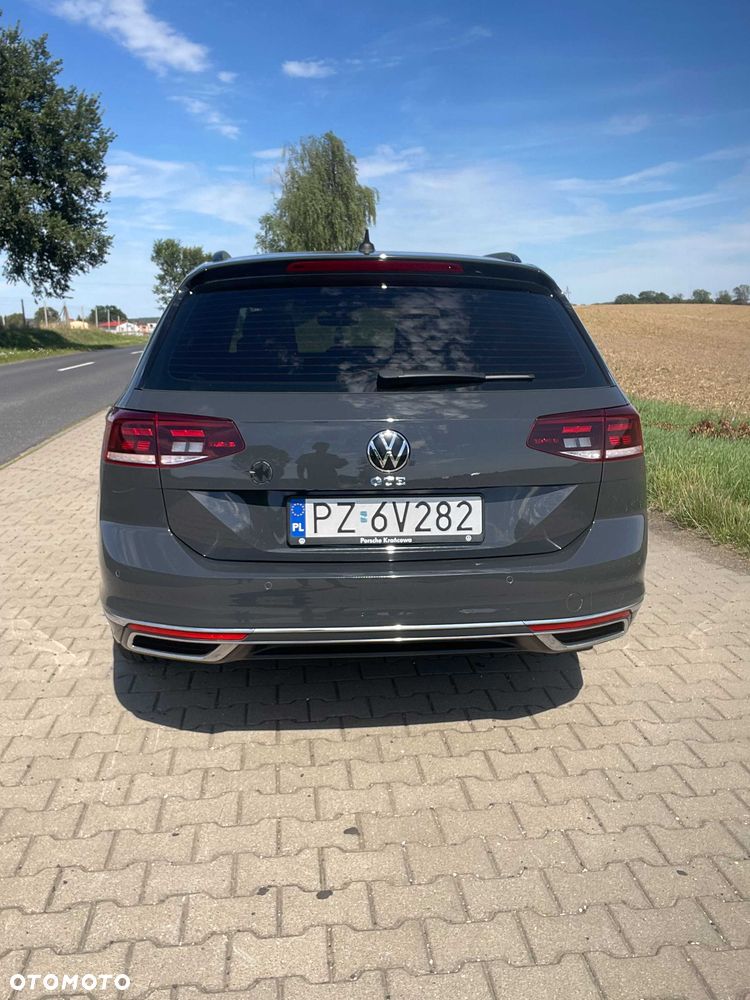 Volkswagen Passat - 4