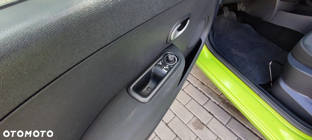 Renault Clio 1.2 16V Authentique - 40
