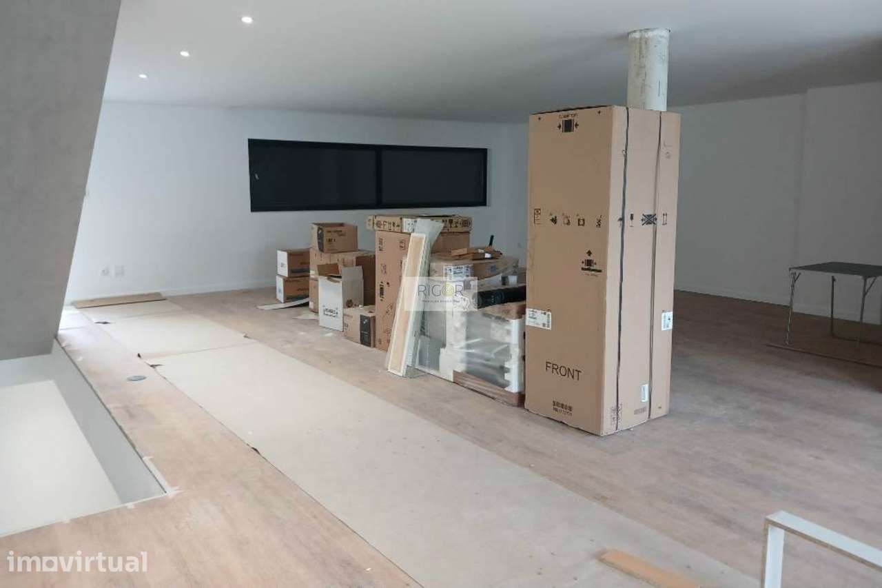Moradia T3 de 3 frentes e jardim nova no centro da Maia - Grande imagem: 3/27
