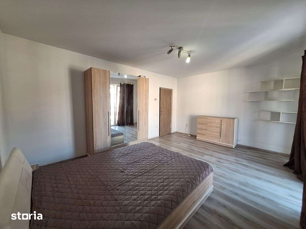 Apartament cu o camera decomandat, balcon, zona Florilor — fotografia 1