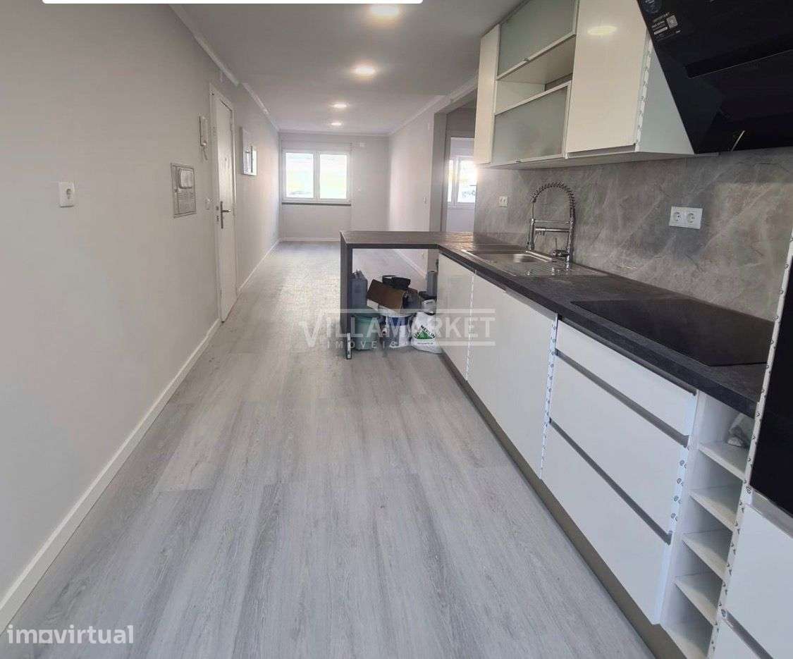 Apartamento T2 Remodelado com 56 m2 inserido no rés do chão de um pequ - Grande imagem: 3/5