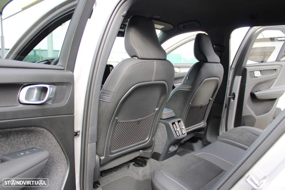 Volvo XC 40 1.5 T2 Plus Dark Auto - 40