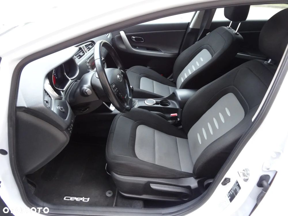 Kia Ceed 1.6 CRDi 128 Spirit - 20