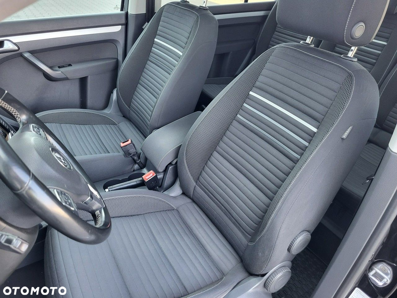 Volkswagen Touran - 19
