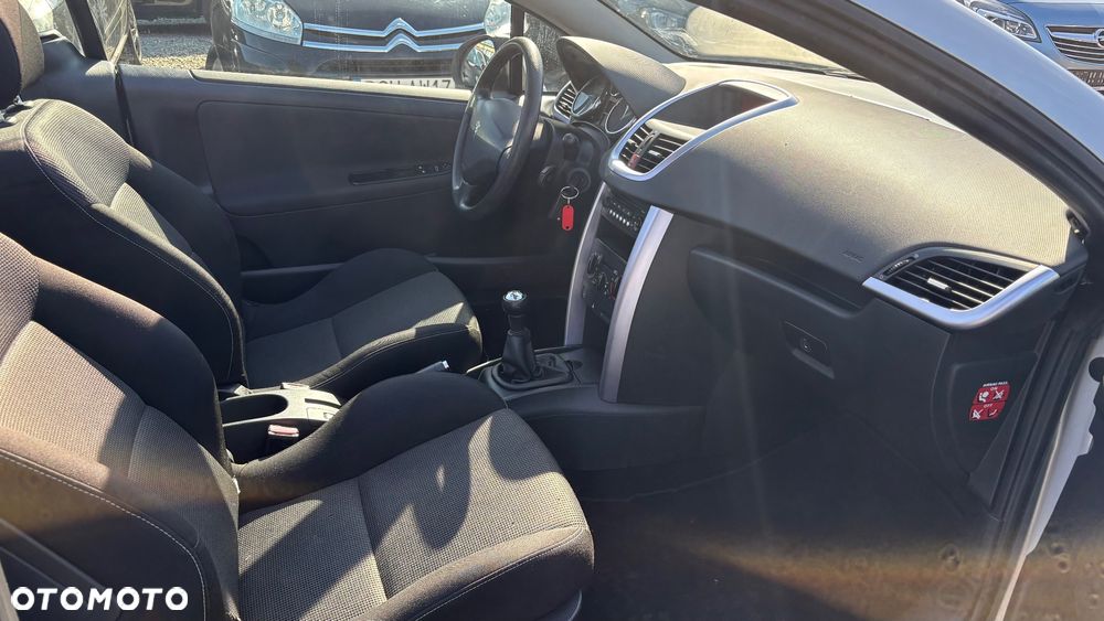 Peugeot 207 CC - 17