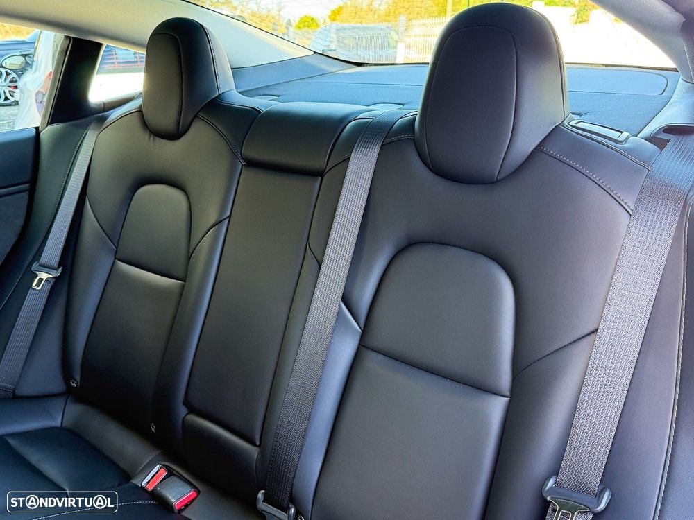 Tesla Model 3 Long-Range Dual Motor AWD - 17