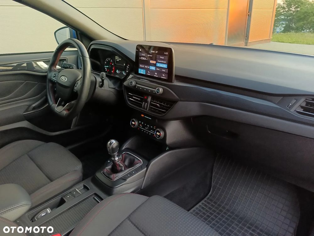 Ford Focus 1.0 EcoBoost mHEV ST-Line - 16