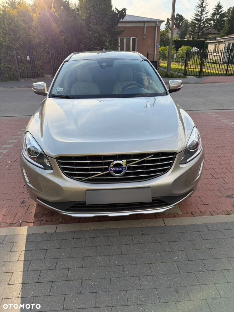 Volvo XC 60 D5 AWD Momentum - 4