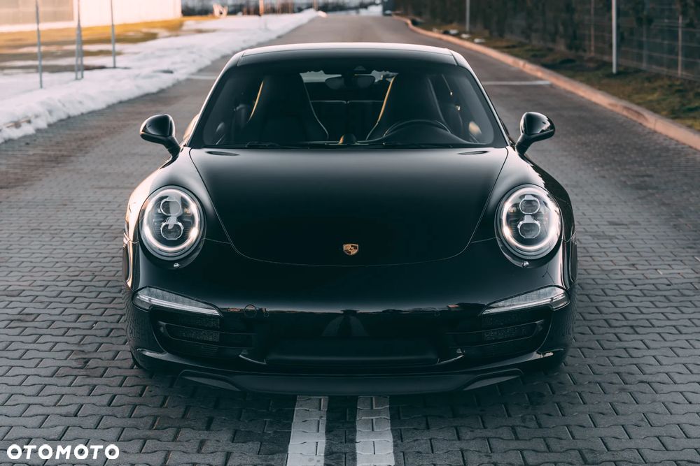 Porsche 911 Carrera 4S - 8