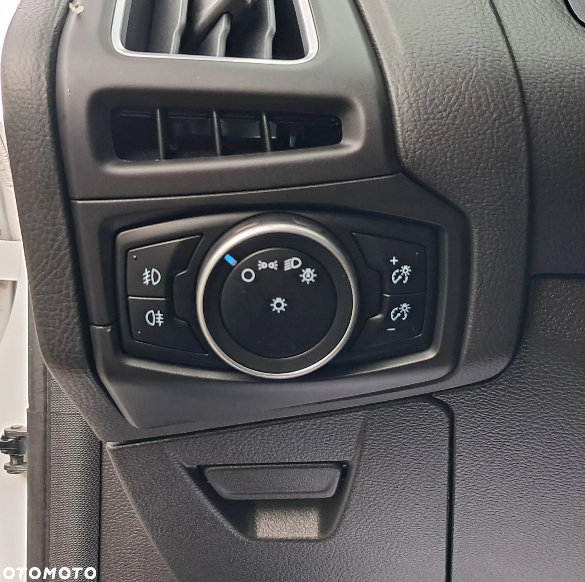 Ford Focus 2.0 TDCi ST - 30