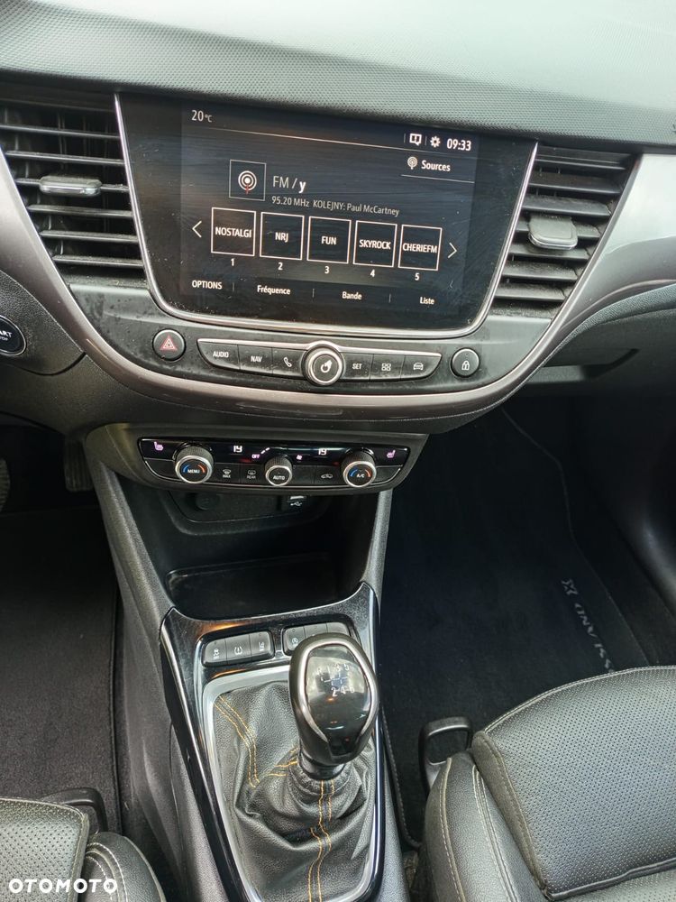 Opel Crossland X 1.2 T Design Line S&S - 17