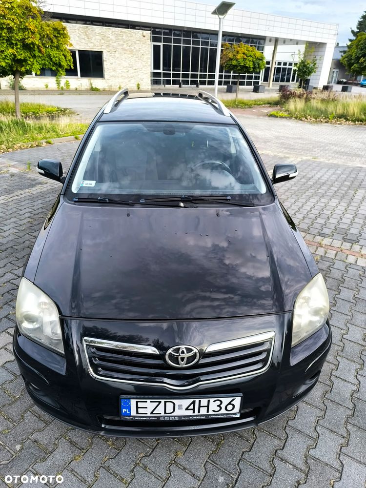 Toyota Avensis 2.0 D-4D - 11
