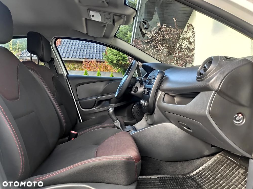 Renault Clio 1.2 16V Life - 9