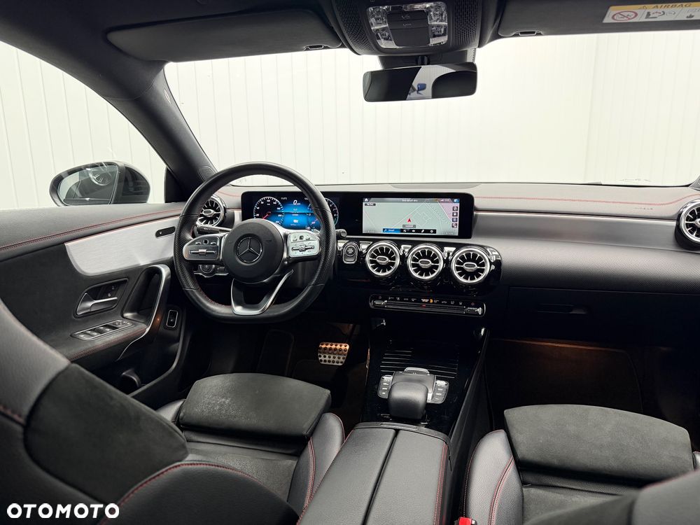 Mercedes-Benz CLA 250 E AMG Line 8G-DCT - 17