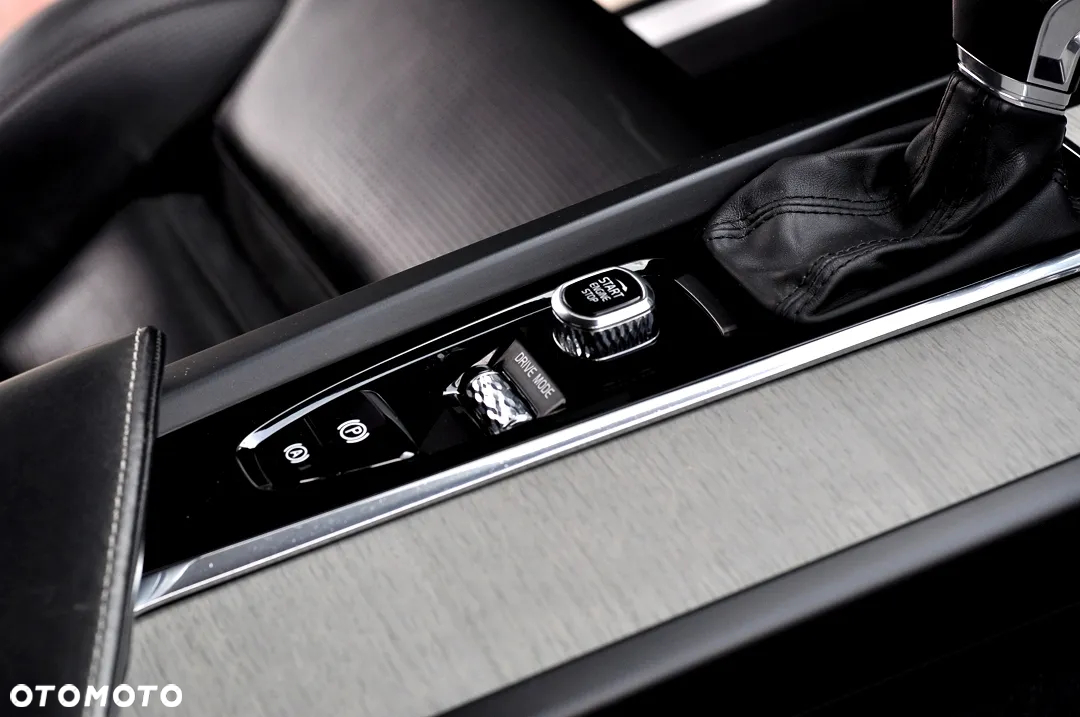 Volvo XC 60 D4 Geartronic Inscription - 32