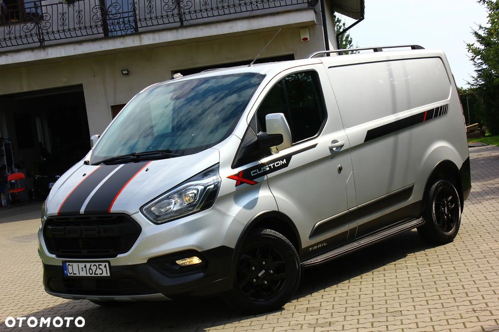 Ford TRANSIT CUSTOM TRAIL 2.0 TDCI 131KM 3 OSOBOWY NAVIGACJA KAMERA FELGI FULL OPCJA STAN PERFEKT FV23% - 17