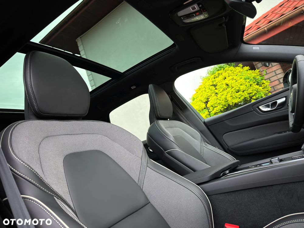 Volvo XC 60 B5 B AWD Geartronic RDesign - 11
