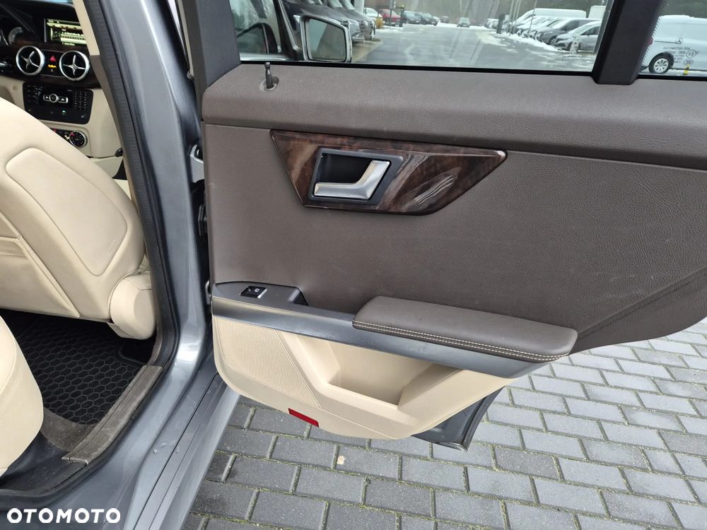 Mercedes-Benz GLK 350 4-Matic - 21