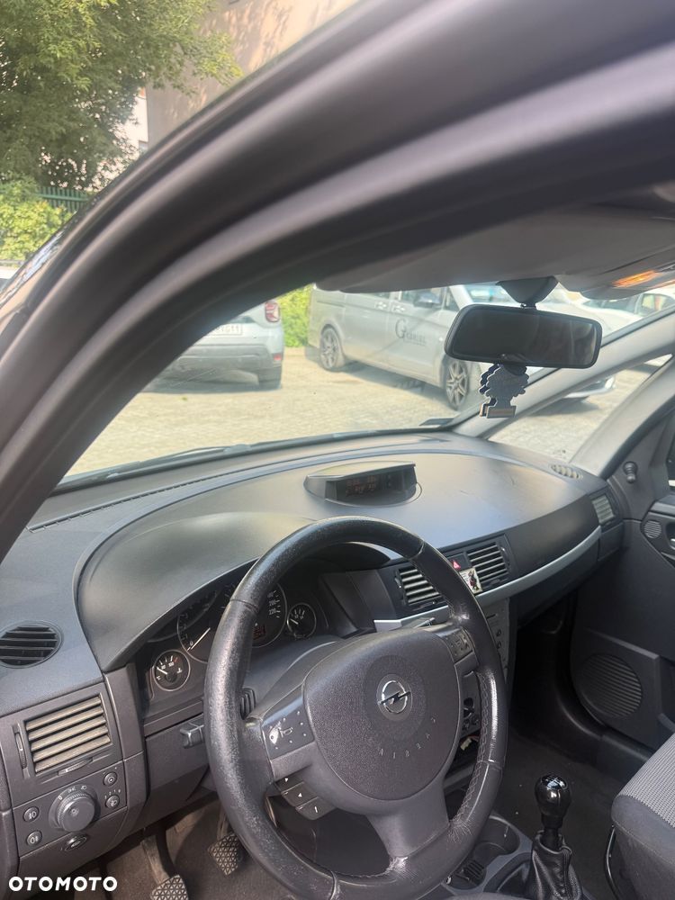 Opel Meriva 1.6 16V Essentia - 8