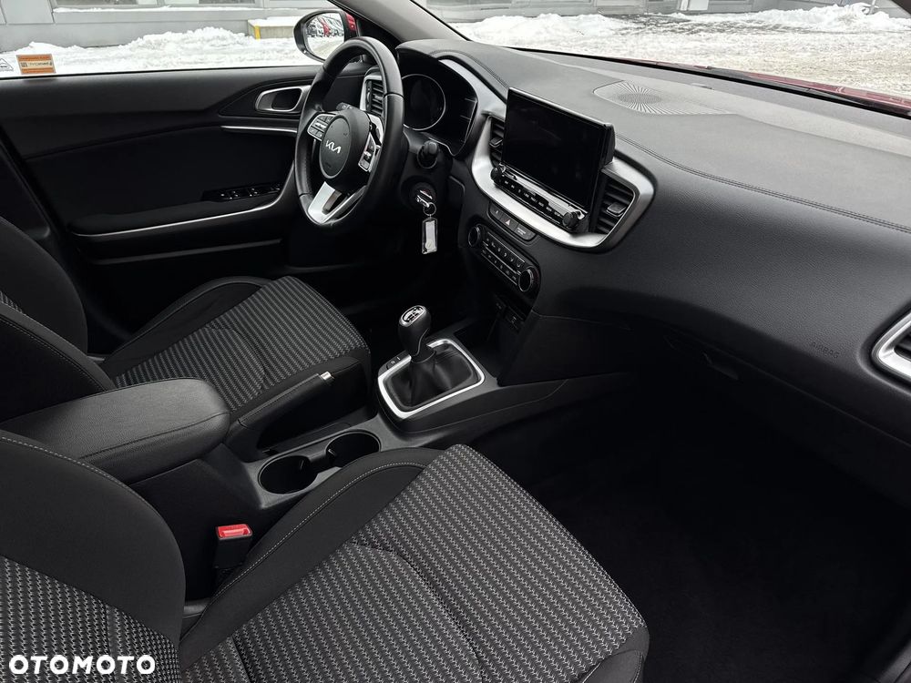 Kia Ceed 1.5 T-GDI M - 28